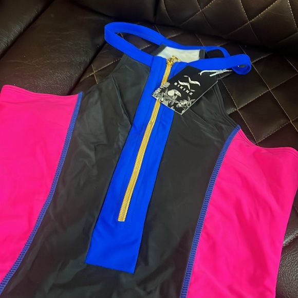 Cute One Piece Swimsuit for Women Long Sleeve Zipper Cut Out Colorblock - Picture 3 of 3